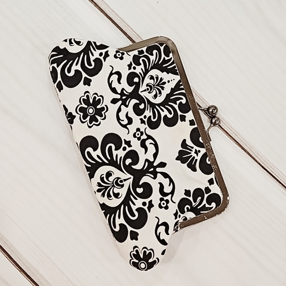 Handmade Black & Vintage White Damask Clutch Bag with Silver Hardware. - Picture 4 of 8
